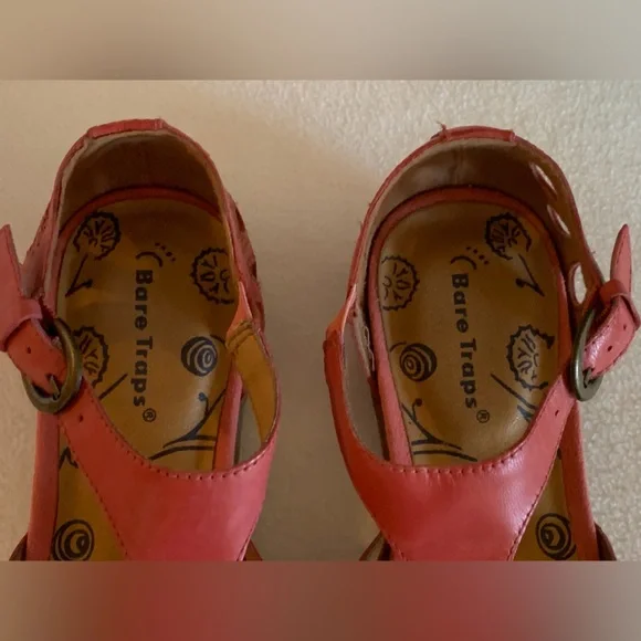 BARETRAPS ROSELY LEATHER SLIP ON SHOES - SZ 7M - Picture 3 of 8